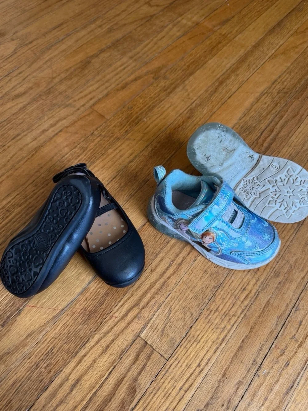 Girls size 6 shoes